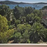 Bright With Pool And Sea View شقة