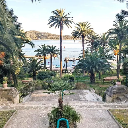 Lejlighed Bright With Pool And Sea View